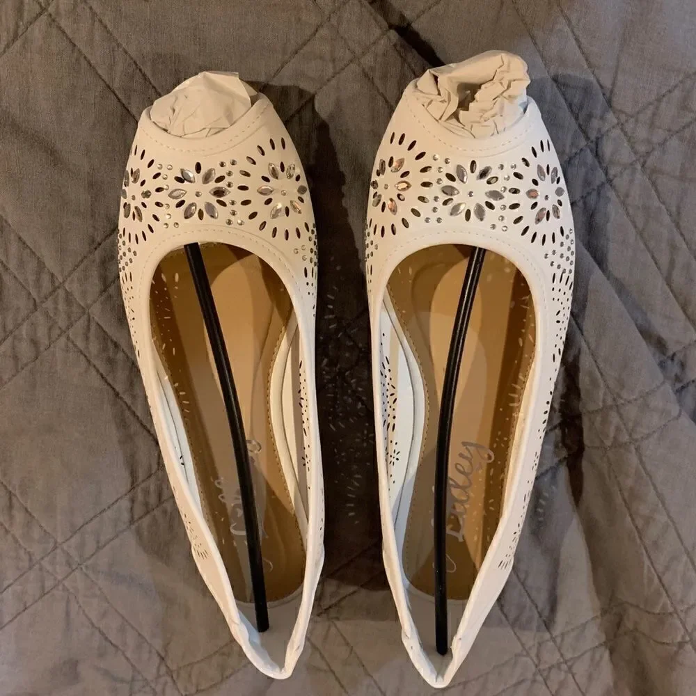 NWOB Lilley Rhinestone Laser Cut Flats Sz 7